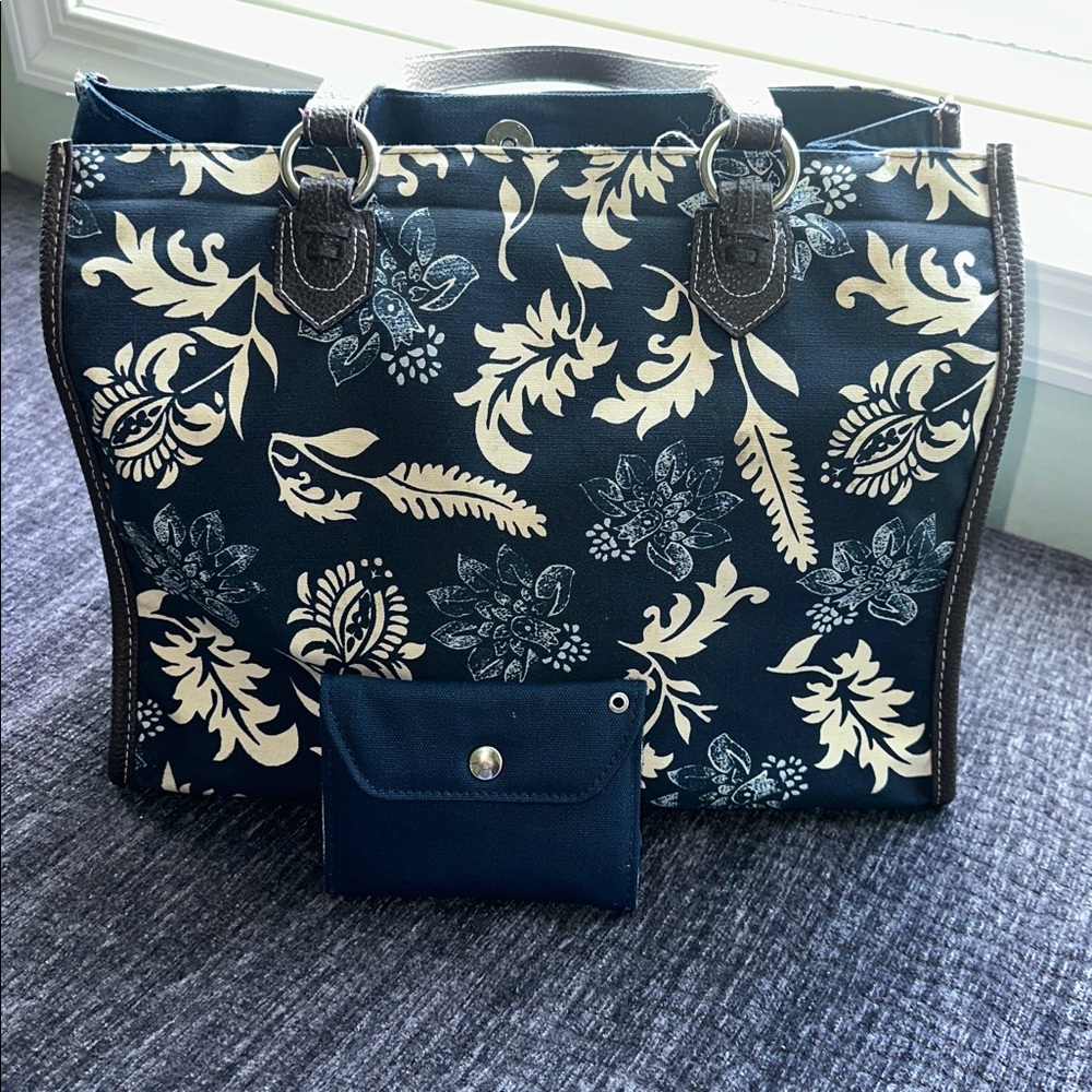 Floral Blue & Cream Hang Bag/Tote